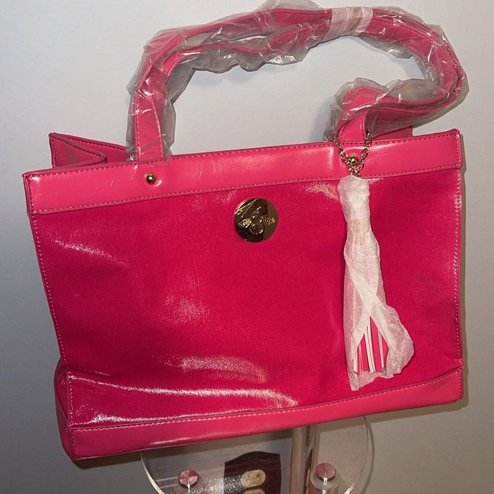 Bosom Buddy Bags NWT pink medium size Satchel handbag. Gold accents.